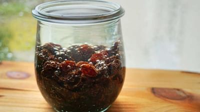 આયુર્વેદ અને નેચરલ હેલ્થ નિષ્ણાત ડૉ. હંસાજી યોગેન્દ્રના મતે, સવારે ખાલી પેટે કિસમિસ પાણી પીવું એ સ્વસ્થ રહેવાનો સૌથી સરળ રસ્તો છે.