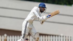 રન મશીન બન્યો આ ખેલાડી, ફટકારી ત્રીજી બેવડી સદી