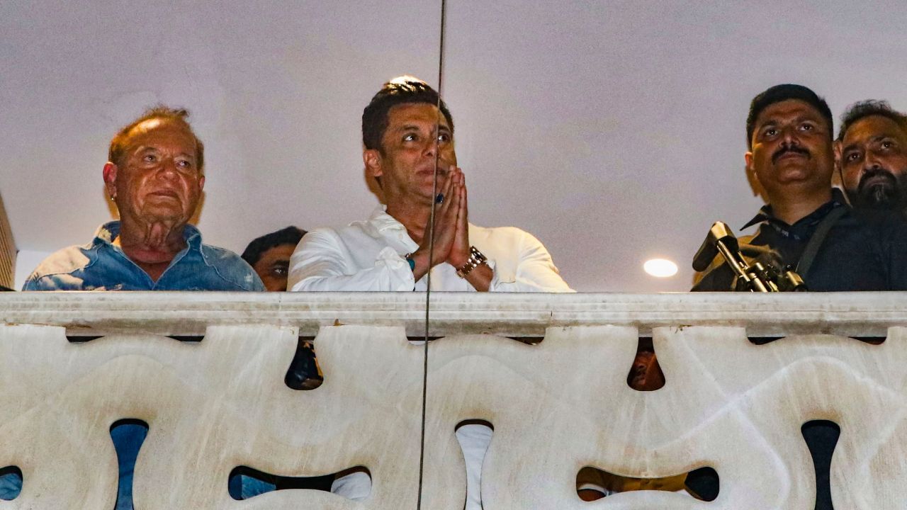 સલમા અને સલીમને સલમાન ઉપરાંત ત્રણ અન્ય બાળકો છે. પરિણીત અને ચાર બાળકો હોવા છતાં, સલીમ ખાને ફરીથી લગ્ન કર્યા. તેમને ફેમસ અભિનેત્રી હેલન સાથે પ્રેમ થયો હતો.