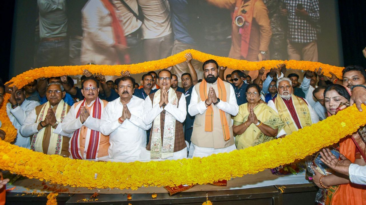 તારાપુર માત્ર એક ચૂંટણી બેઠક નથી, પરંતુ સમ્રાટ ચૌધરીના પરિવારના વારસામાં ઊંડા મૂળ ધરાવતી બેઠક છે. તેમના પિતા, શકુની ચૌધરી, તારાપુરથી ઘણી વખત ધારાસભ્ય તરીકે સેવા આપી ચૂક્યા છે, જ્યારે તેમની માતા, પાર્વતી દેવી પણ એક વખત વિધાનસભાનું પ્રતિનિધિત્વ કરી ચૂક્યા છે. નોંધનીય છે કે સમ્રાટ ચૌધરી હાલમાં વિધાન પરિષદના સભ્ય છે.