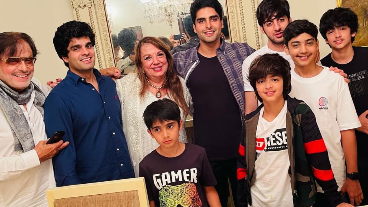 Sanjay Khan family tree (5)