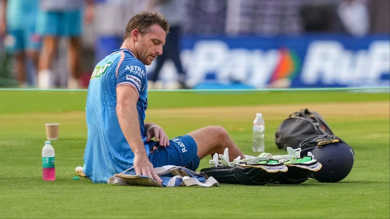 બટલરે રાજસ્થાન રોયલ્સ માટે સૌથી વધુ સદી ફટકારી છે, જ્યારે ચહલ ફ્રેન્ચાઈઝનો સૌથી વધુ વિકેટ લેનાર બોલર છે. જોકે, તેમણે બેમાંથી એકને પણ રિટેન નથી કર્યા. જેથી હાલ બટલર ગુજરાત ટાઈટન્સ અને ચહલ પંજાબ કિંગ્સમાં રમે છે.