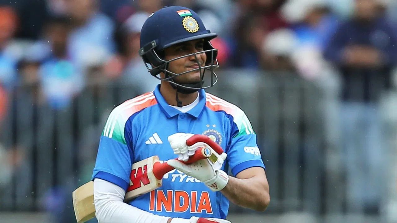 ગિલના પ્રદર્શનની ચર્ચા એટલા માટે નથી થઈ રહી કે તેણે ઘણા રન બનાવ્યા છે, પરંતુ તેની ખરાબ બેટિંગને કારણે થઈ રહી છે. ઓસ્ટ્રેલિયા પ્રવાસમાં તેણે ત્રણ મેચમાં ફક્ત 57 રન બનાવ્યા છે, જેના કારણે T20 ટીમમાં તેની પસંદગી અને ઓપનર તરીકેની તેની સ્થિતિ અંગે પ્રશ્નો ઉભા થયા છે. 