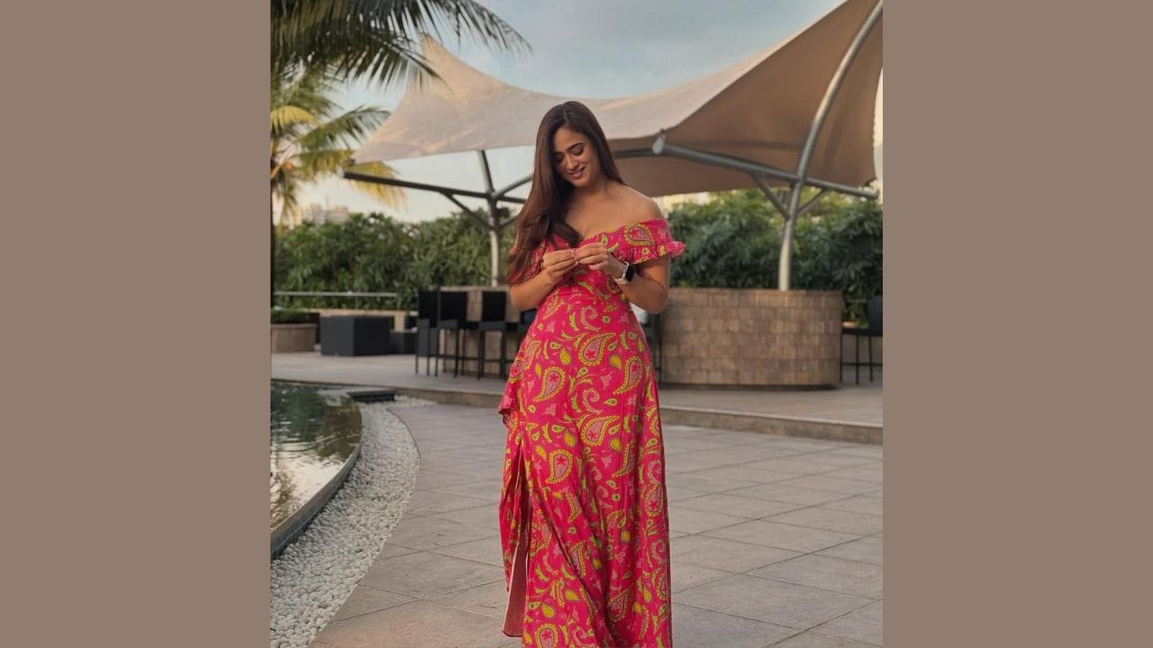 Shweta Tiwari Printed Dress New Look of Actress (5)