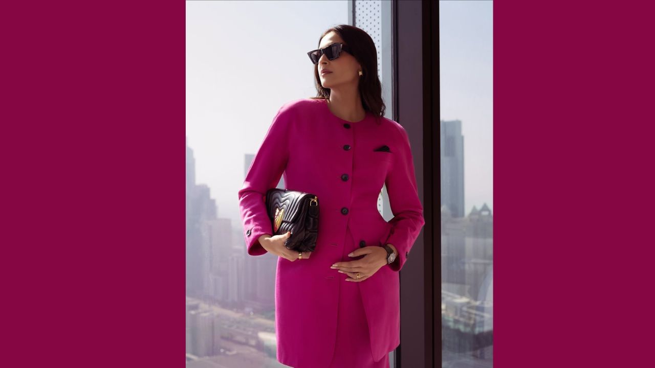 Sonam Kapoor Expecting Second Child! Actress Flaunts Baby Bump (1)