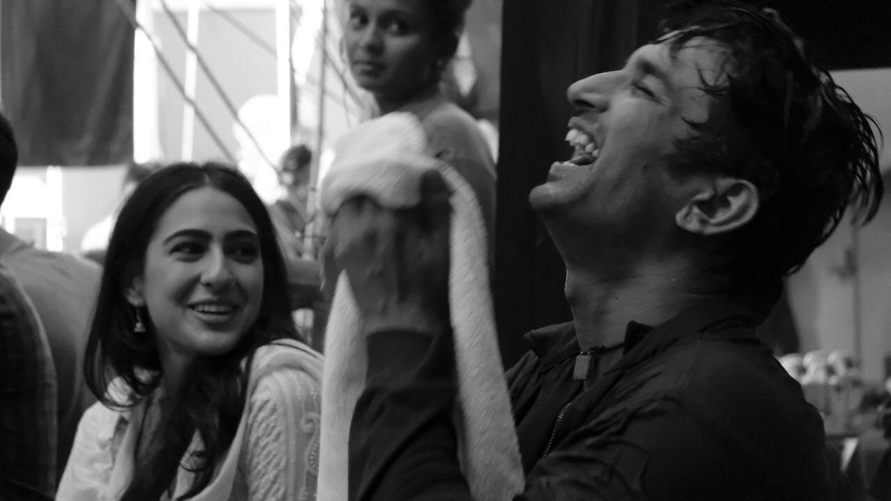 સુશાંત સિંહ રાજપૂત પરિવારમાં 1 માત્ર પુત્ર અને પાંચ ભાઈ-બહેનોમાં સૌથી નાનો હતો અને તેમનું ઉપનામ ગુલશન હતું.તેમની ચાર બહેનોમાંની એક, મીતુ સિંહ, રાજ્ય સ્તરની ક્રિકેટ ખેલાડી હતી. તેમણે પટનાની સેન્ટ કરેન્સ હાઇ સ્કૂલમાં અભ્યાસ કર્યો હતો.