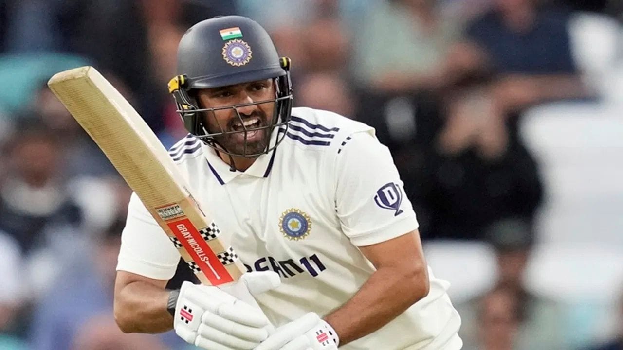 કરુણ નાયરની વાત કરીએ તો, તે રણજી ટ્રોફીમાં એક સેન્સેશન રહ્યો છે. તેણે આ સિઝનમાં પાંચ મેચમાં 100 થી વધુની સરેરાશથી 602 રન બનાવ્યા છે.