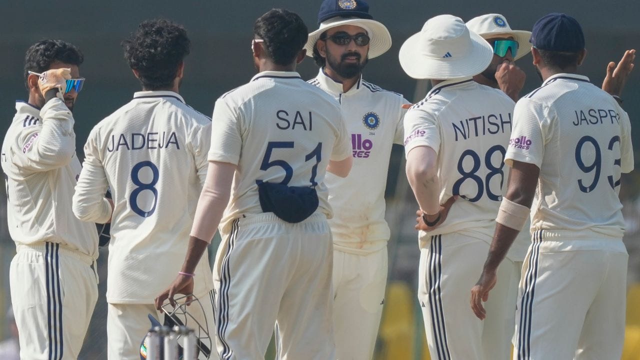 ભારતીય ટીમ હવે આગામી વર્ષે ટેસ્ટ મેચ રમતી જોવા મળશે. જાણકારી મુજબ ટીમ ઈન્ડિયાની અંદાજે 8 મહિના માટે ટેસ્ટ ક્રિકેટમાં બ્રેક મળ્યો છે. સાઉથ આફ્રિકા સામે ખરાબ રીતે હાર્યા બાદ ટીમ ઈન્ડિયા હવે આગામી વર્ષે જૂન મહિનામાં ટેસ્ટ ક્રિકેટ રમતી જોવા મળશે. 