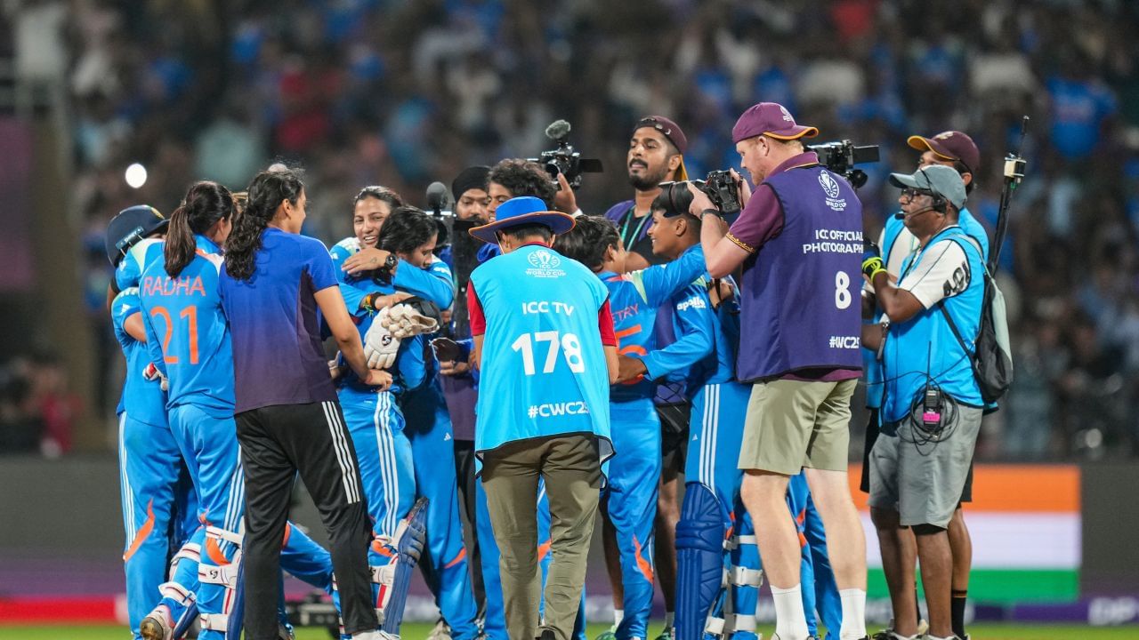 આ પ્રવાસ પર ટીમ ઈન્ડિયા ટી-20 મેચની સીરિઝ, 3 વનડે મેચની સીરિઝ અને એક માત્ર ટેસ્ટ મેચ રમશે. આ પ્રવાસ પર સૌથી પહેલી ટી-20 સીરિઝ રમાશે.ત્યારબાદ વનડે અને ટેસ્ટ મેચ રમશે.