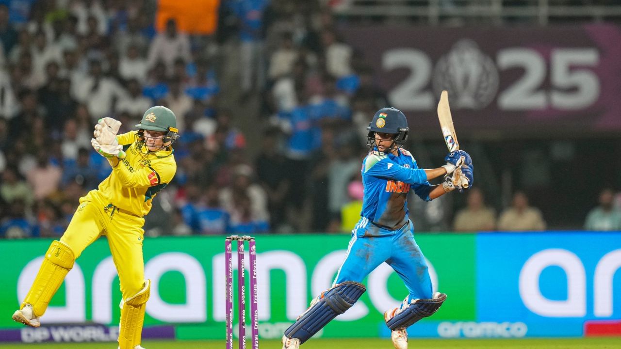 ત્યારબાદ ભારતીય મહિલા ટીમ મેમાં 3 મેચની ટી-20 સીરિઝ માટે ઈંગ્લેન્ડનો પ્રવાસ કરશે. આ સીરિઝ 28 મે થી 2 જૂન સુધી રમાશે. ત્યારબાદ ઈંગ્લેન્ડમાં ટી-20 વર્લ્ડકપનું આયોજન કરવામાં આવશે. જ્યાં ભારતીય ટીમની પહેલી મેચ 14 જૂનના રોજ પાકિસ્તાન વિરુદ્ધ રમાશે. ભારત અને પાકિસ્તાન વચ્ચે આ મેચ બર્મિધમમાં રમાશે.