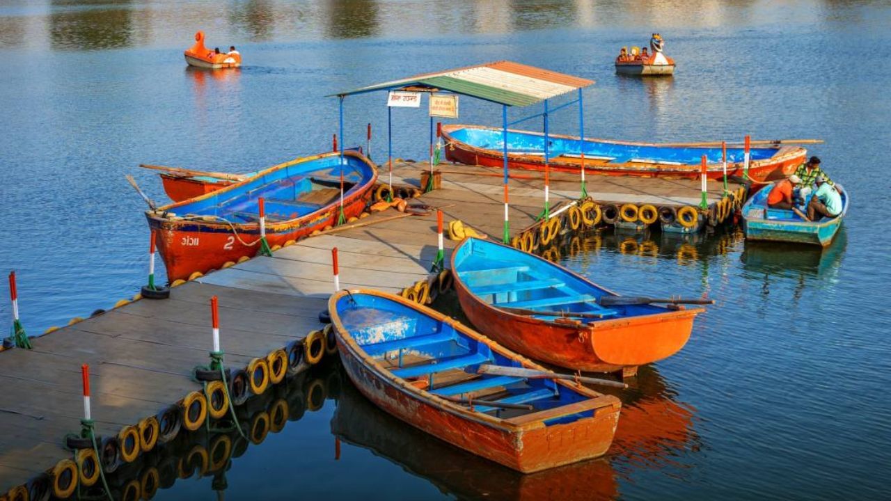 આ સિવાય તમે સાપુતારા, સોમનાથ,દ્વારકા, નાગેશ્વર જ્યોર્તિલિંગ કે પછી શિવરાજ પુર બીચ પર ફરવાનો પ્લાન પણ બનાવી શકો છો.