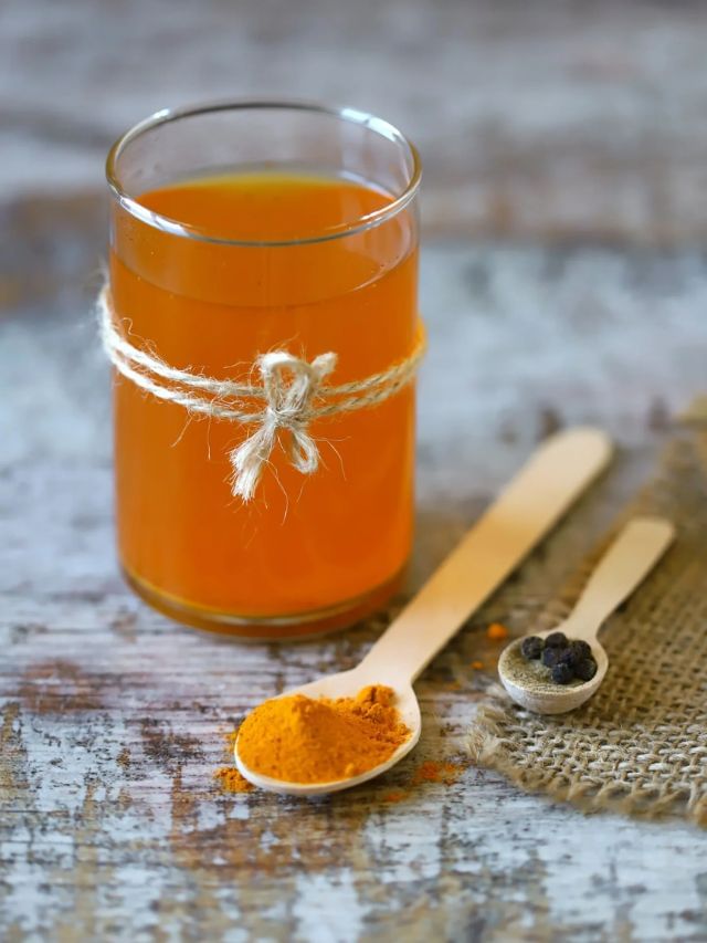 ખાલી પેટે હળદર વાળું પાણી પીવાથી થાય છે 7 ચમત્કારિક ફાયદા