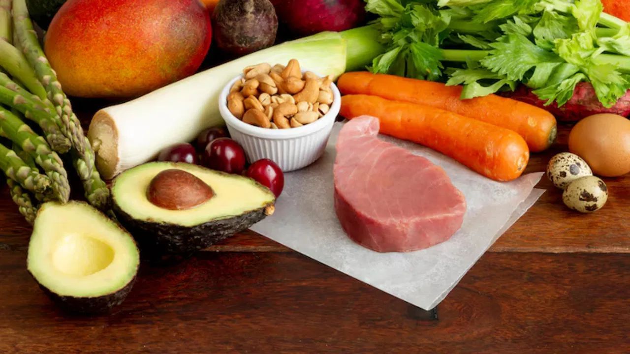 સંશોધનમાં જાણવા મળ્યું છે કે જે લોકોએ પર્યાપ્ત માત્રામાં વિટામિન B9 અને B12 નું સેવન કર્યું હતું તેમને યાદશક્તિ અથવા વિચારવાની ક્ષતિનું જોખમ 30% ઓછું હતું.