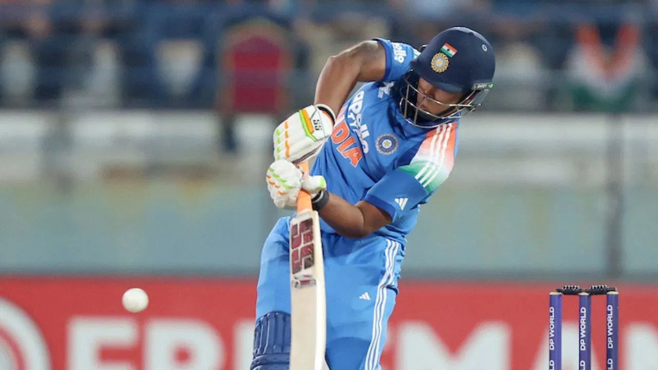 સેમિફાઈનલમાં સૂર્યવંશીએ બાંગ્લાદેશ A સામે માત્ર 15 બોલમાં 38 રન બનાવ્યા, જેમાં ચાર છગ્ગા અને બે ચોગ્ગાનો સમાવેશ થાય છે. આ ઈનિંગ સાથે, વૈભવ એશિયા કપ રાઈઝિંગ સ્ટાર 2025 માં સૌથી વધુ રન બનાવનાર અને સૌથી વધુ બાઉન્ડ્રી ફટકારનાર ખેલાડી બન્યો.