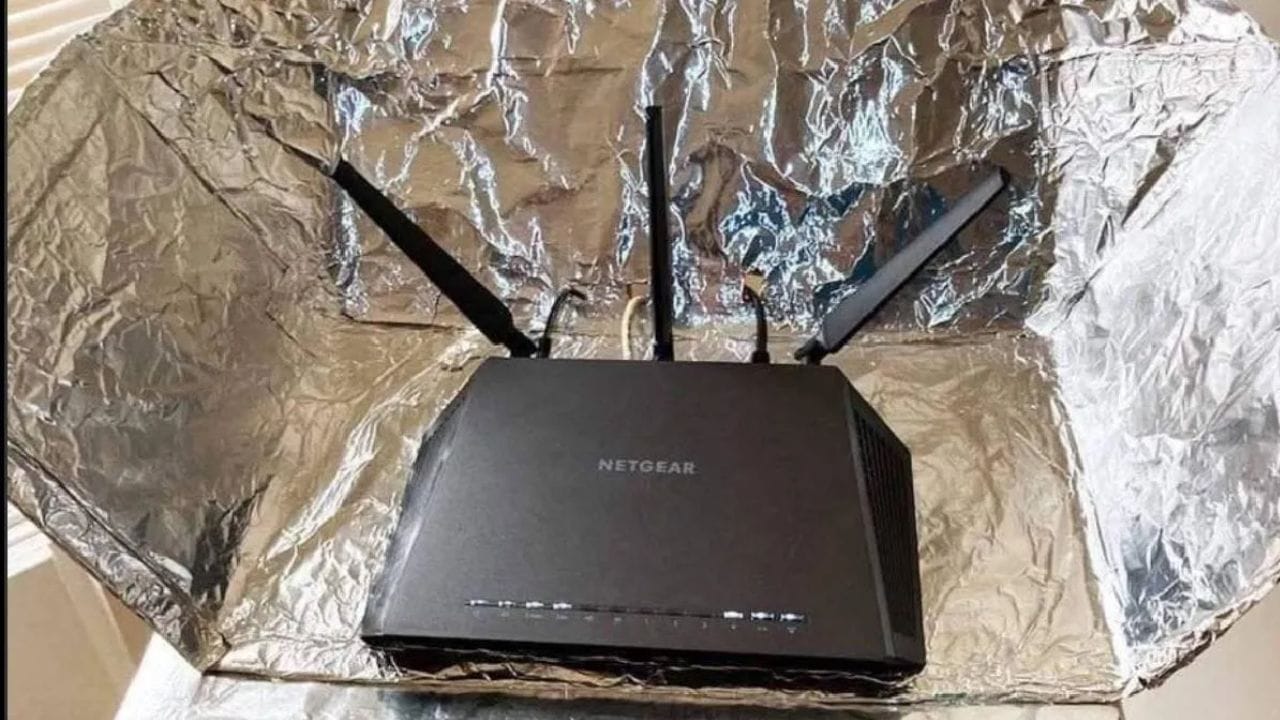 જો કે, તમે કદાચ કોઈ સમયે સાંભળ્યું હશે કે એલ્યુમિનિયમ ફોઇલ તમારા વાઇ-ફાઇ રાઉટરના સિગ્નલને બૂસ્ટ કરે છે. આ વિચિત્ર લાગે છે, પરંતુ શું ખરેખર એલ્યુમિનિયમ ફોઇલ તમારા વાઇ-ફાઇ સિગ્નલને બૂસ્ટ કરી શકે છે? ચાલો જાણીએ કે ટેક એક્સપર્ટ શું કહે છે.