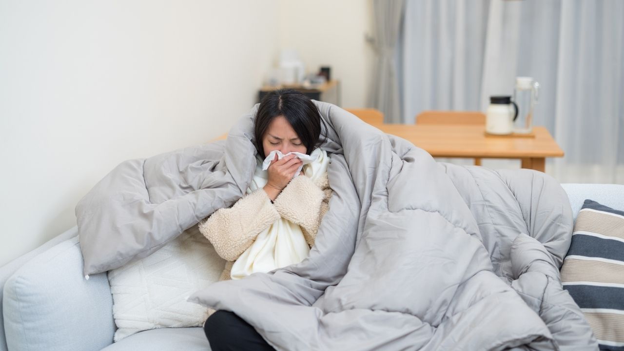 શું તમને શિયાળા દરમિયાન વારંવાર શરદી કે ખાંસી થાય છે? તો શક્કરિયા તમારા માટે લાભદાયક છે. તેમાં રહેલું વિટામિન C અને બીટા-કેરોટીન રોગપ્રતિકારક શક્તિને મજબૂત બનાવે છે અને ચેપ સામે રક્ષણ આપે છે.