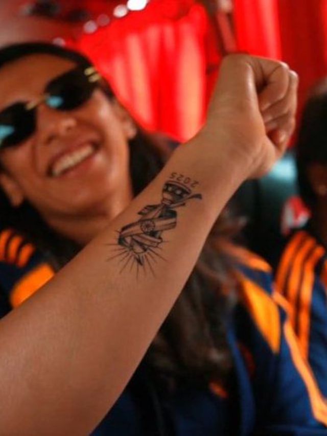 સ્મૃતિ મંધાના અને હરમનપ્રીત કૌરે વર્લ્ડ કપ ટેટૂ કરાવ્યા