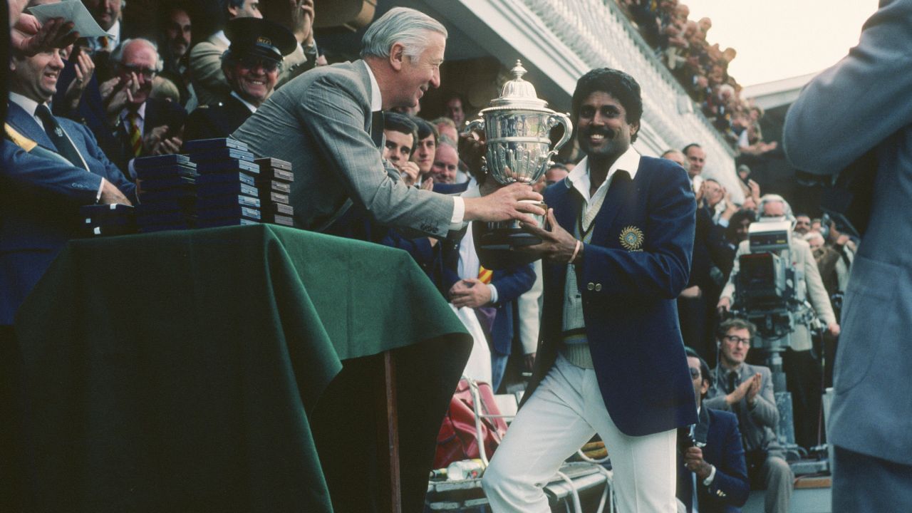 કપિલ દેવે ભારતને પહેલી વખત ચેમ્પિયન બનાવ્યું હતુ. ભારતીય ક્રિકેટ ટીમે 1983માં વર્લ્ડકપની ફાઈનલમાં વેસ્ટઈન્ડિઝને હરાવ્યું હતુ. કપિલ દેવની કેપ્ટનશીપમાં ભારતે પહેલી વખત કોઈ વર્લ્ડકપ જીત્યો હતો.