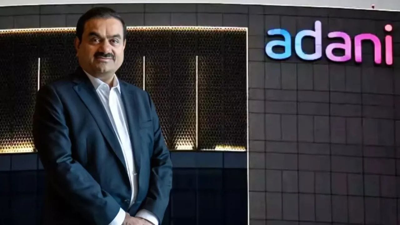 બંનેએ યુએસ કાયદાકીય કંપનીઓને ભાડે રાખી છે, જેનો અર્થ છે કે તેઓ કાનૂની પ્રક્રિયામાં સક્રિય રીતે સામેલ છે. SEC એ કોર્ટને જણાવ્યું હતું કે ઇમેઇલ દ્વારા અથવા વકીલો દ્વારા સમન્સ બજાવવાથી "યોગ્ય પ્રક્રિયા"નું ઉલ્લંઘન થતું નથી.