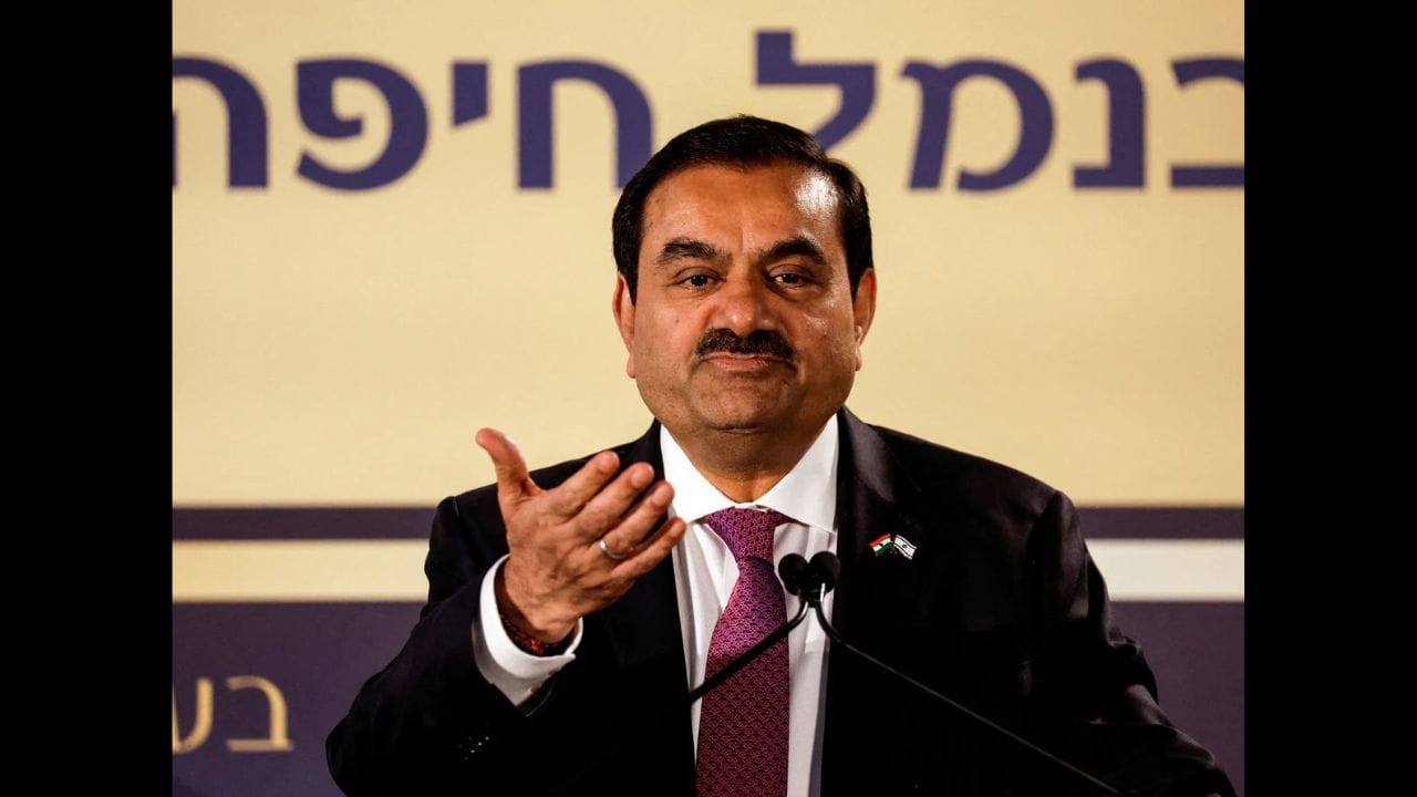 AWL એગ્રી બિઝનેસ લિમિટેડના શેર શેરબજારમાં સંઘર્ષ કરી રહ્યા છે. છેલ્લા છ મહિનામાં, કંપનીના શેરના ભાવમાં 4 ટકાનો વધારો થયો છે, જ્યારે આ સમયગાળા દરમિયાન સેન્સેક્સ ઇન્ડેક્સ 4.53 ટકા વધ્યો છે. એક વર્ષમાં, AWL એગ્રી બિઝનેસ લિમિટેડના શેરના ભાવમાં 8.10 ટકાનો ઘટાડો થયો છે. ત્રણ વર્ષમાં, ખાદ્ય તેલ કંપનીના શેરમાં 56 ટકાનો ઘટાડો થયો છે.