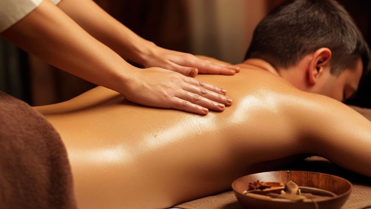 નાના શહેરોમાં મસાજનો સરેરાશ ખર્ચ 500 થી 1000 રૂપિયા છે, જ્યારે મોટા શહેરોમાં સમાન સેવાનો ખર્ચ 1200 થી 2800 રૂપિયાની વચ્ચે હોઈ શકે છે. જો તમારા સ્પામાં દિવસમાં ફક્ત 8 ગ્રાહક આવે, તો તમે દરરોજ પર ગ્રાહક આશરે 2,000 રૂપિયા કમાઈ શકો છો. આ રકમ દર મહિને આશરે 4 લાખ રૂપિયા સુધી પહોંચી શકે છે.