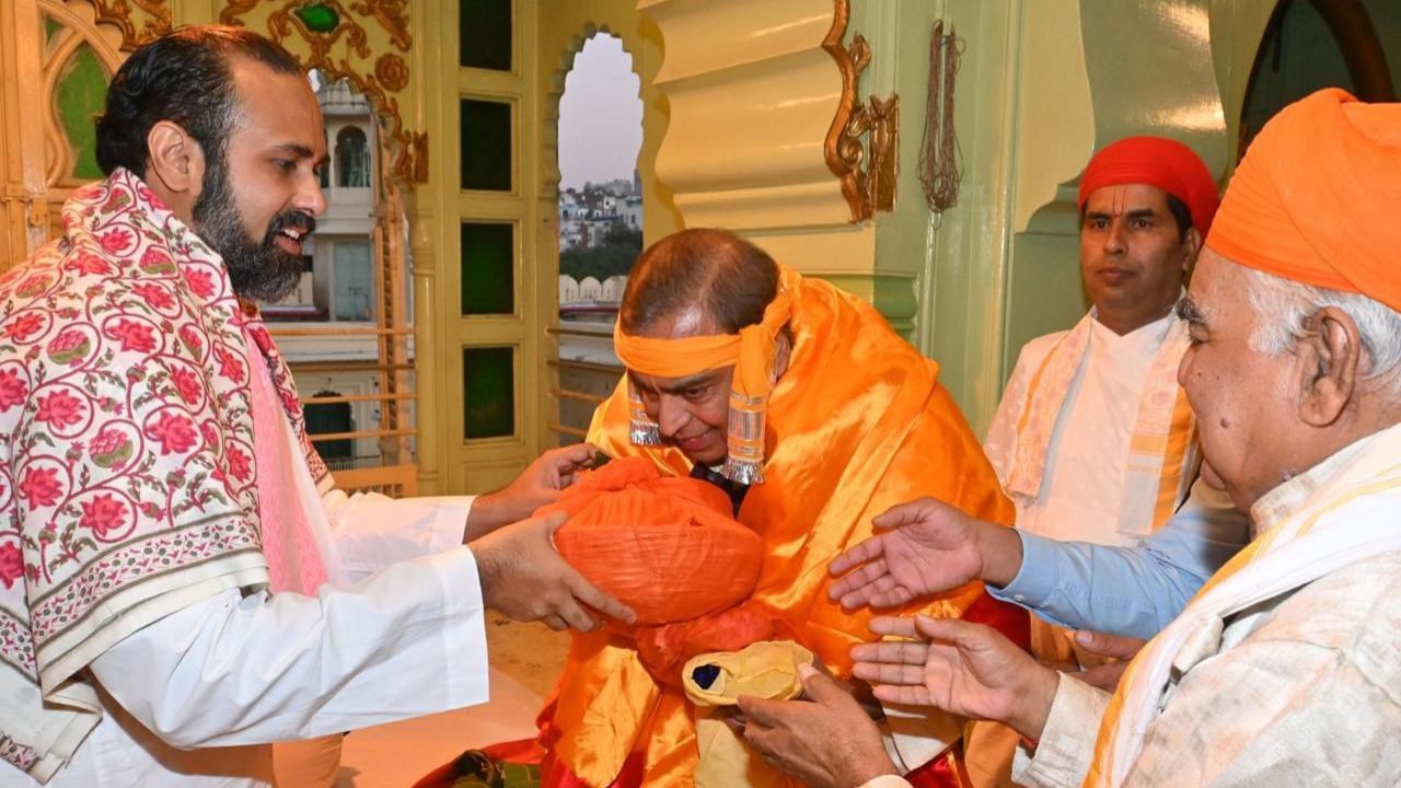 ભગવાન શ્રીનાથજીની દિવ્ય કૃપા અને તિલકાયત પરિવારના પવિત્ર માર્ગદર્શન હેઠળ “યાત્રી એવં વરિષ્ઠ સેવા સદન” ભક્તિમાર્ગના તેજસ્વી પ્રતિક તરીકે ઉભરી આવશે, જે નાથદ્વારામાં કરુણા અને સેવાના શાશ્વત મૂલ્યોને સમર્પિત એક દ્રષ્ટિવંત સીમાસ્તંભ સાબિત થશે.