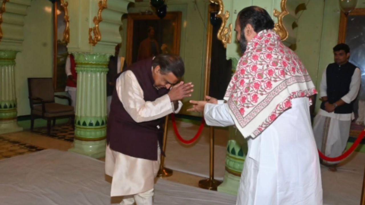 આ પવિત્ર પહેલને ગુરુ વિશાલબાવાની દિવ્ય પ્રેરણા અને અનંત અંબાણીના સમર્પિત પ્રયાસોથી વેગ મળ્યો છે. આ પ્રોજેક્ટનો મુખ્ય ઉદ્દેશ નાથદ્વારા પધારતા દરેક ભક્તને સેવા અને ભક્તિનાં મૂલ્યો જાળવતી સંયોજિત, કરુણાસભર અને માનસભર સેવા પ્રાપ્ત કરવાનો છે. આ પ્રોજેક્ટનો અંદાજિત ખર્ચ ₹50 કરોડથી વધુ છે અને તે આગામી ત્રણ વર્ષમાં પૂર્ણ થશે, તેવી અપેક્ષા છે.