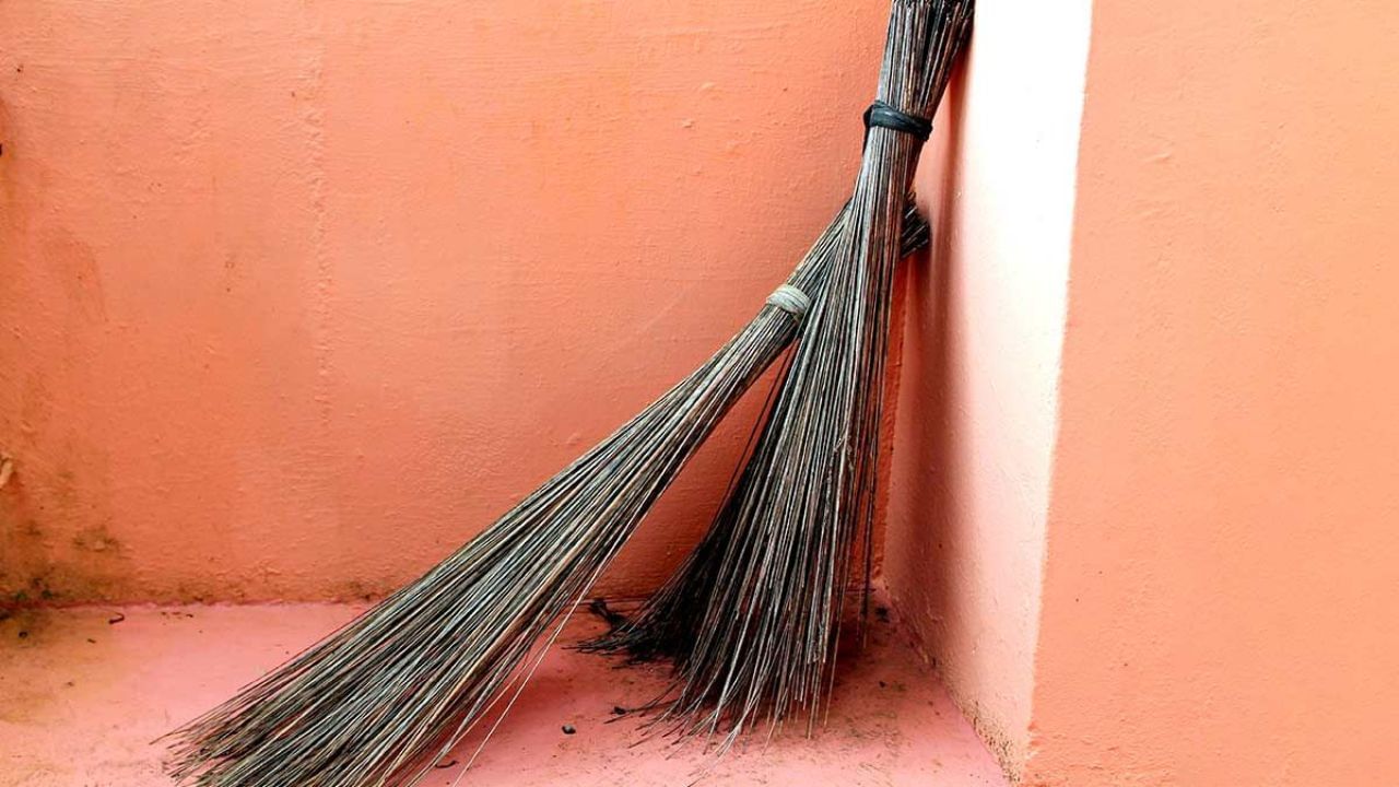 broom vastu 2