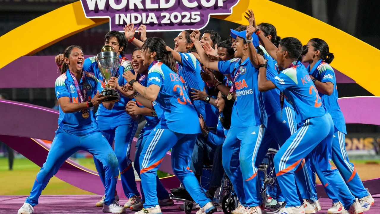 cricket team Mandira bedi (1)