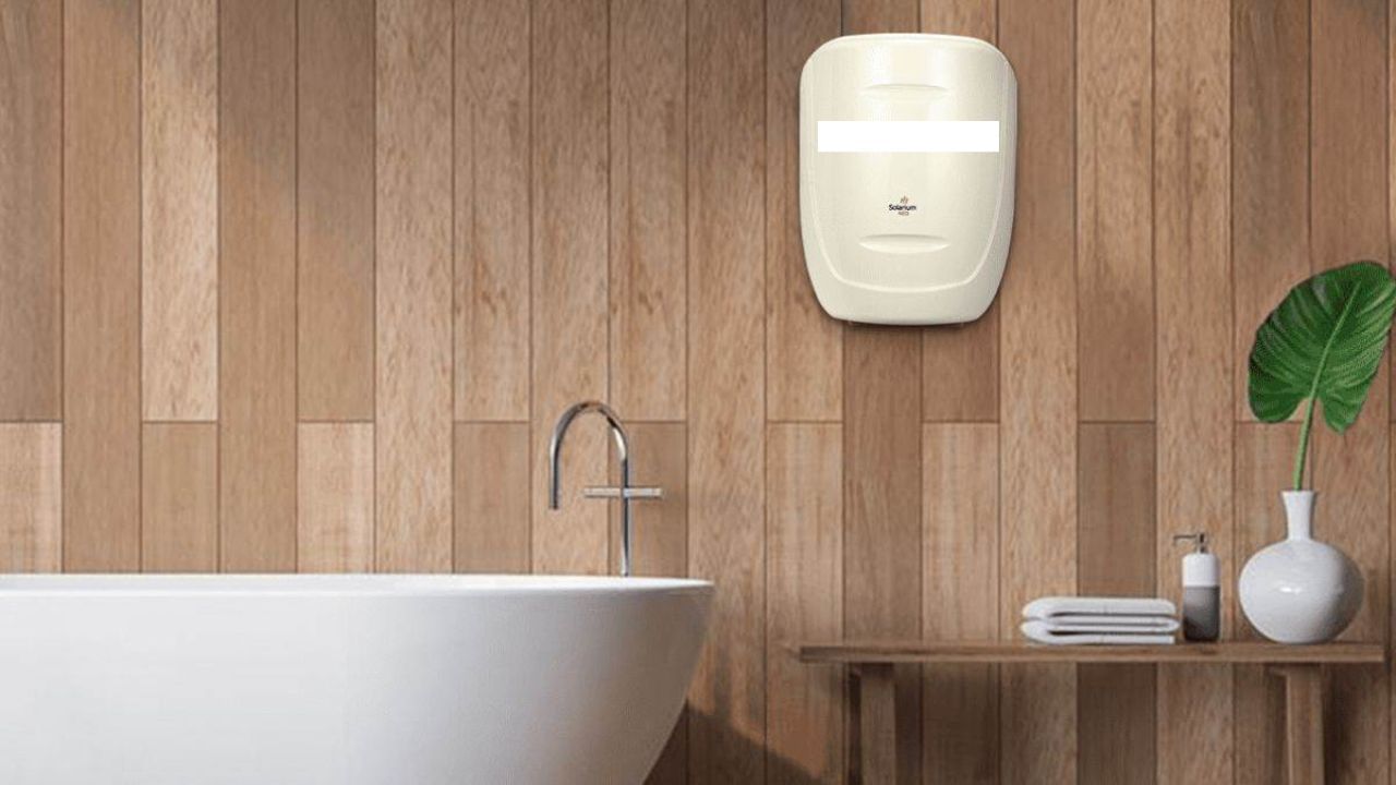 ઇન્સ્યુલેશન લગાવો: ગીઝર ટેંક અને પાઈપોને ઇન્સ્યુલેશન કરવાથી પાણી લાંબા સમય સુધી ગરમ રહે છે. આ પાણીને ફરીથી ગરમ કરવાની જરૂરિયાતને દૂર કરે છે, વીજળીની બચત કરે છે.