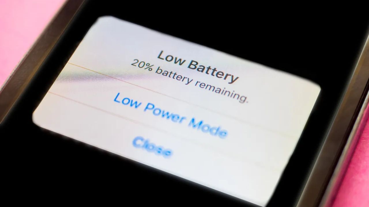 આ કરવા માટે, તમારે તમારા iPhone પર ત્રણ સેટિંગ્સ બંધ કરવાની જરૂર છે. આ સેટિંગ્સ બંધ કરવાથી બેટરી લાંબા સમય સુધી ટકી શકે છે. તેમજ પહેલા તમારા ફોનની બેટરીની સ્થિતિ તપાસો. જો બેટરીની સ્થિતિ 80% થી વધુ હોય, તો આ ત્રણ સેટિંગ્સ બંધ કરો.