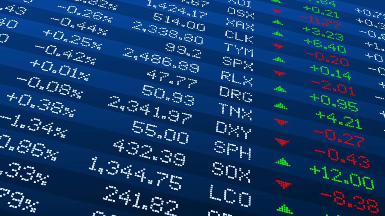 આ ઘટાડો મુખ્યત્વે વિદેશી વિનિમય ખર્ચમાં તીવ્ર વધારાને કારણે થયો હતો, જેમાં ઇન્ડિગોનો વિદેશી વિનિમય નુકસાન ₹204 કરોડ (આશરે $2.04 બિલિયન) થી વધીને ₹2,892 કરોડ (આશરે $2.92 બિલિયન) થયો હતો, જે 1,102% નો નોંધપાત્ર વધારો છે.