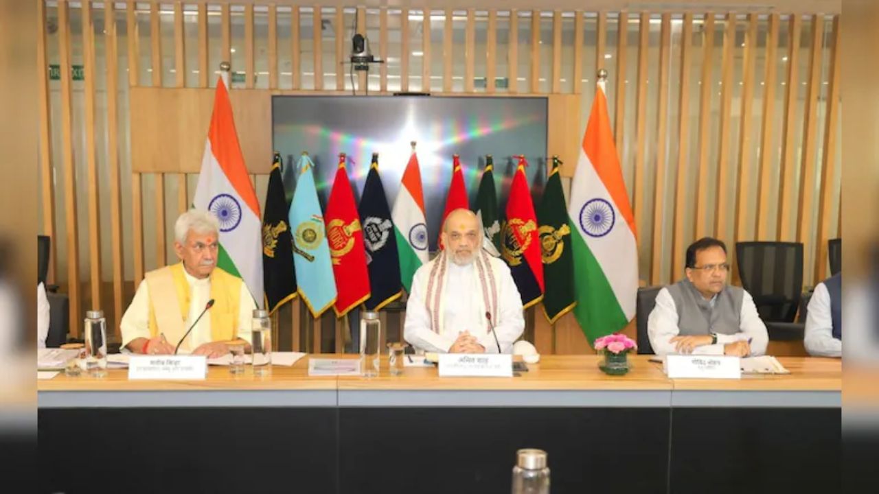 દિલ્હીમાં બેઠકનો ધમધમાટ, અમિત શાહે ગૃહ વિભાગની બોલાવી બેઠક, બોમ્બ બ્લાસ્ટની તપાસ સોંપાઈ NIA ને
