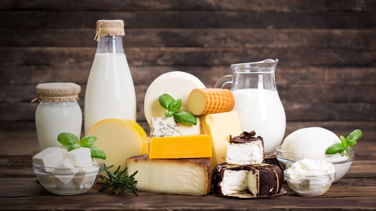 તમારા આહારમાં વિટામિનનો સમાવેશ કરો - તમારા હાથ અને પગમાં ઝણઝણાટ દૂર કરવા માટે, તમારા આહારમાં વિટામિન B, B6 અને B12નો સમાવેશ કરો. ઉપરાંત, તમારા આહારમાં ઓટમીલ, દૂધ, ચીઝ, દહીં, બદામ અને અન્ય ડ્રાયફ્રુટનો સમાવેશ કરો.