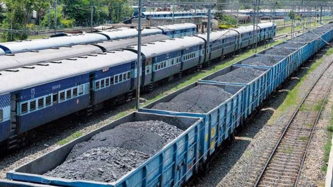 આવી સ્થિતિમાં જો પેસેન્જર ટ્રેન 650 મીટરથી વધુ લંબાઈ ધરાવે છે તો તે આ લૂપ લાઇનનો ઉપયોગ કરી શકશે નહીં. તેથી બધી પેસેન્જર ટ્રેનોમાં 24 થી વધુ કોચ હોતા નથી.