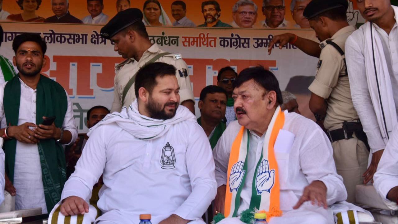 તેમની ચલ સંપત્તિ આશરે 4.9 કરોડ અને અચલ સંપત્તિ  38.3 કરોડ હોવાનો અંદાજ છે. અજિત શર્મા બિહાર કોંગ્રેસના એવા નેતાઓમાંના એક છે જેમનો નાણાકીય ગ્રાફ પક્ષના રાજકીય પતન છતાં સતત ઊંચો રહ્યો છે.