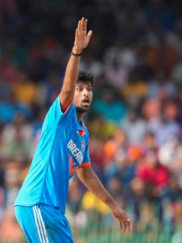 વોશિંગ્ટન સુંદર 8 બોલમાં 3 વિકેટ લઈને બન્યો નંબર 1