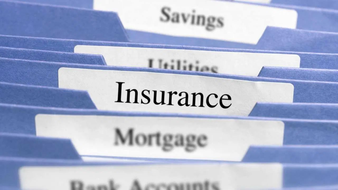 હવે આવા કિસ્સાઓમાં, તમે 'બીમા ભરોસા પોર્ટલ' પર ફરિયાદ નોંધાવી શકો છો. આ વીમા નિયમનકાર 'IRDAI' (Insurance Regulatory and Development Authority of India) ની એક નવી અને અપગ્રેડ કરેલી સિસ્ટમ છે, જેણે જૂના IGMS (Integrated Grievance Management System) ને બદલ્યું છે. 