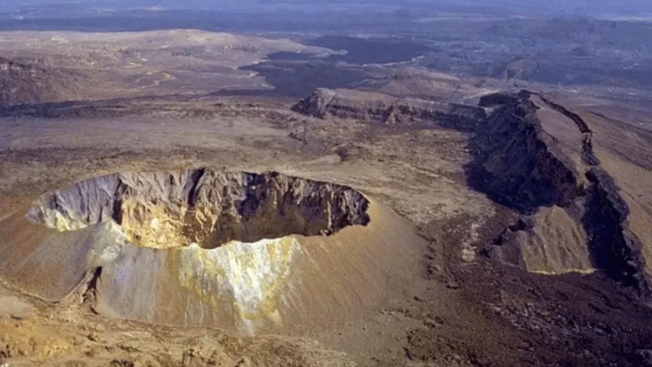 ભારતીય હવામાન વિભાગ (IMD) એ જણાવ્યું હતું કે ભારત પર રચાયેલ જ્વાળામુખી રાખના વાદળ લાંબા સમય સુધી ટકશે નહીં. વિભાગના જણાવ્યા અનુસાર, રાખના વાદળ મંગળવારે સાંજે 7:30 વાગ્યા સુધીમાં ભારતીય આકાશમાંથી લગભગ સંપૂર્ણપણે સાફ થઈ જશે અને પછી પવનની દિશા સાથે ચીન તરફ જવાનું શરૂ કરશે. નિષ્ણાતોએ જણાવ્યું હતું કે રાખ જમીન પર નહીં પડે પરંતુ ઉપરના હવાના સ્તરોમાં રહેશે, તેથી હવામાન પરિવર્તન અથવા હવાની ગુણવત્તા પર કોઈ નોંધપાત્ર અસર થવાની શક્યતા ઓછી છે.