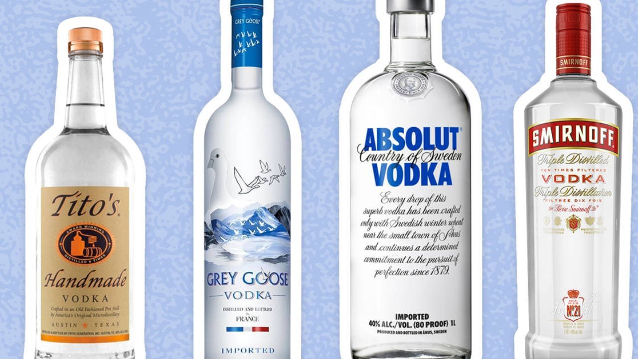 વોડકાને સૌથી સ્વચ્છ પીણું માનવામાં આવે છે, પરંતુ તે સૌથી કુદરતી છે કે નહીં તે ચર્ચાનો વિષય છે. વોડકા બટાકા, અનાજ, ખાંડના બીટમાંથી પણ ગમે તે વસ્તુમાંથી બનાવી શકાય છે. મહત્તમ શુદ્ધતા પ્રાપ્ત કરવા માટે તેને ઘણી વખત નિસ્યંદિત કરવામાં આવે છે. ઘણી બ્રાન્ડ્સ તેને સાતથી દસ વખત નિસ્યંદિત કરે છે અને પછી તેને કાર્બન ફિલ્ટરમાંથી પસાર કરે છે.