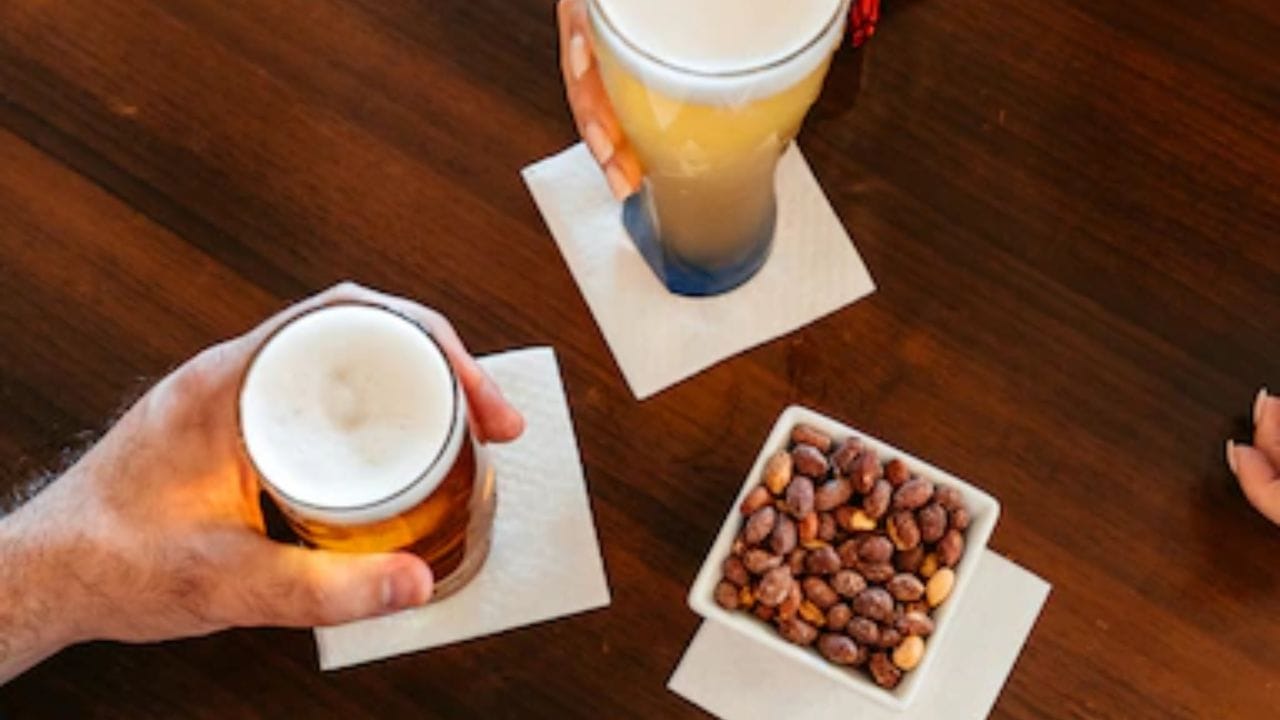 આનાથી બાર અને રેસ્ટોરાંની આવકમાં સીધો વધારો થાય છે. હવે પ્રશ્ન એ છે કે, આલ્કોહોલ સાથે નમકીન મગફળી બાર અને રેસ્ટોરાંની આવકમાં કેવી રીતે વધારો કરે છે? તેની પાછળનું ગણિત શું છે?
