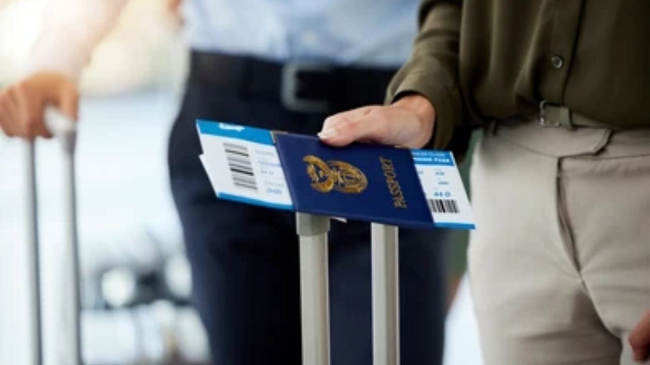 આ સંદર્ભમાં, જ્યારે ભારતના કર્મચારીઓ તેમના માસિક પગારને રૂપિયામાં રૂપાંતરિત કરે છે, ત્યારે તેમને નોંધપાત્ર આવક મળે છે. આ જ કારણ છે કે ભારતમાંથી ઘણા યુવાનો હવે નવી તકોની શોધમાં રોમેનિયા જઈ રહ્યા છે.