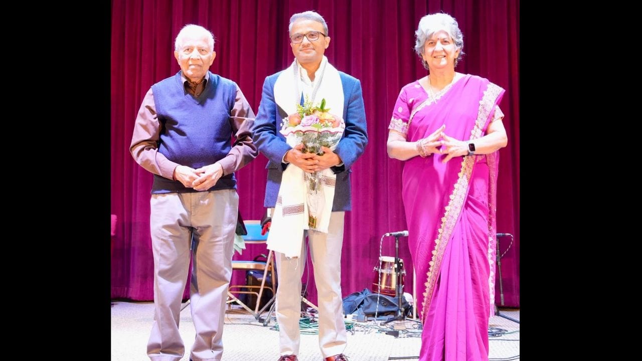 આ મુદ્દે સરદાર વલ્લભભાઈ પટેલની 150મી જન્મજયંતિની ભારત દ્વારા તાજેતરમાં ઉજવણી પર પ્રકાશ પાડવામાં આવ્યો છે, રાષ્ટ્રને એક કરવામાં તેમની મુખ્ય ભૂમિકાનો ઉલ્લેખ કર્યો છે.