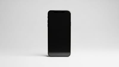 આવનારું નવું વર્ષ એટલે કે 2026 એ એવું વર્ષ બની શકે છે, જ્યારે સ્માર્ટફોન સંપૂર્ણપણે પાવર બેંકમાં બદલાઈ જશે. આગલા વર્ષે એવા ફોન લોન્ચ થવાની તૈયારી છે, જેમાં 10,000mAh સુધીની મોટી બેટરી હશે. અહેવાલો સૂચવે છે કે, આ ફોન વર્ષ 2026 ની શરૂઆતમાં લોન્ચ થઈ શકે છે. 