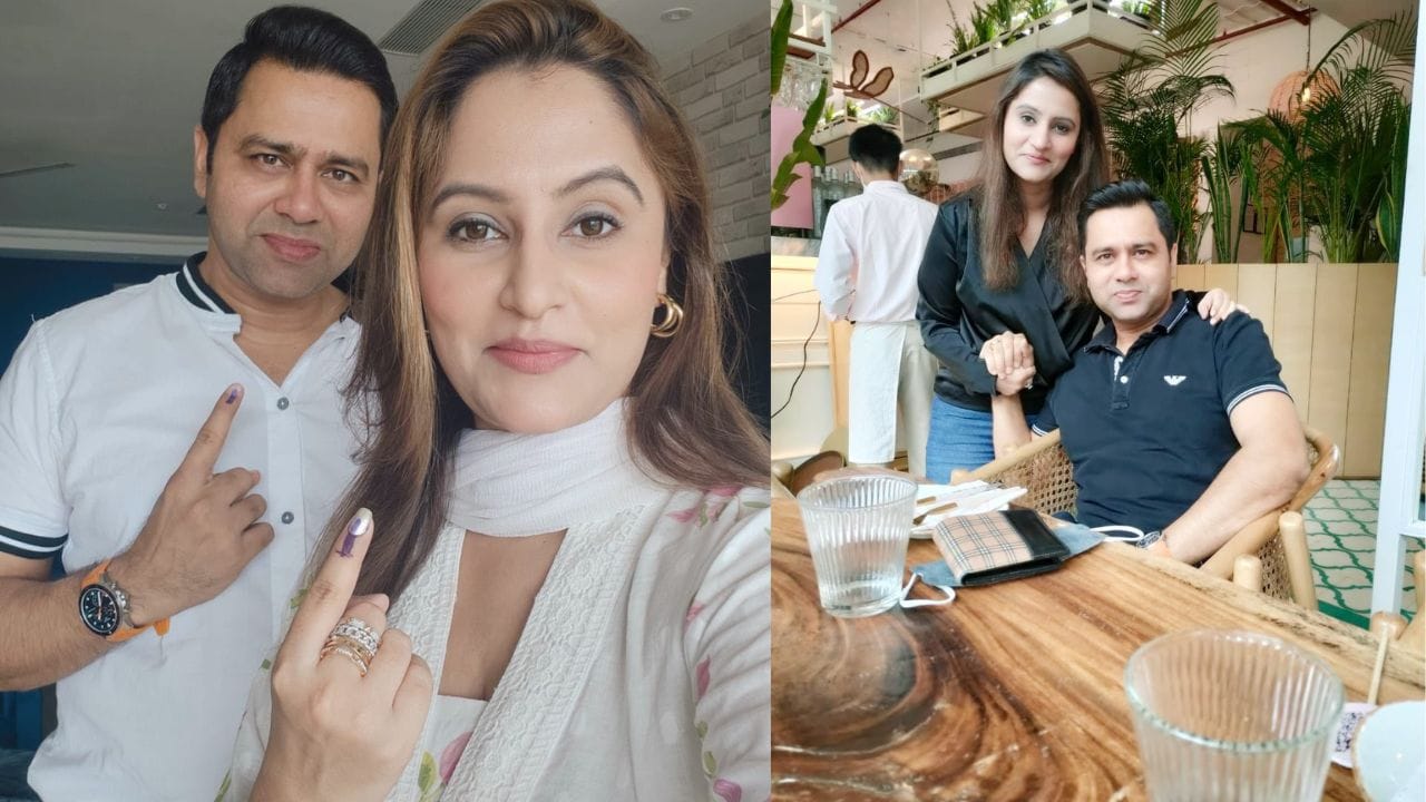 આકાશ ચોપરાએ 2003માં ન્યુઝીલેન્ડના ભારતના પ્રવાસ દરમિયાન ટીમ ઈન્ડિયા માટે ટેસ્ટ ડેબ્યૂ કર્યું હતું. તેણે પોતાની ડેબ્યૂ મેચની પહેલી ઇનિંગમાં 42 રન બનાવ્યા હતા અને બીજી ઇનિંગમાં 31 રન બનાવ્યા હતા. ત્યારબાદ તેણે ઓસ્ટ્રેલિયા પ્રવાસ માટે ટીમમાં સ્થાન મેળવ્યું હતું, પરંતુ આ પ્રવાસ નિરાશાજનક સાબિત થયો હતો.