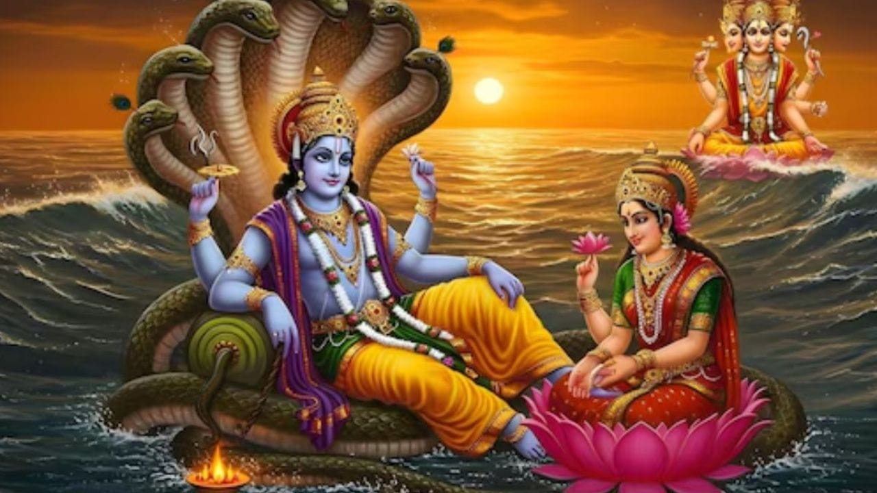 અધિક માસના પહેલા દિવસે ઉપવાસ કરવો ખાસ કરીને શુભ માનવામાં આવે છે. આમ કરવાથી પાપોથી મુક્તિ મળે છે. વધુમાં આ મહિનામાં દાન અને તપસ્યા કરવાનું ખૂબ મહત્વ છે.
