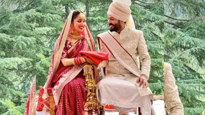  ફિલ્મ "ધુરંધર" ના કલાકારો ઉપરાંત, લોકો તેના દિગ્દર્શક આદિત્ય ધરની પણ પ્રશંસા કરી રહ્યા છે. તેમની કલાએ લોકોને મોહિત કર્યા છે. અમે તમને જણાવીશું કે આદિત્ય ધર એક ફિલ્મમાંથી કેટલા કરોડ કમાય છે અને તેમની કુલ સંપત્તિ કેટલા કરોડ છે?