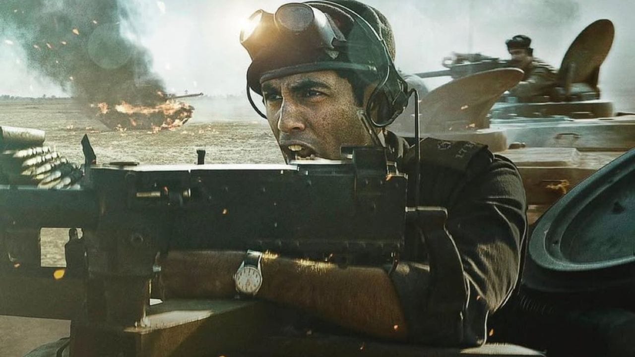 અભિનેતા અગસ્ત્ય નંદા હવે ફિલ્મ ઇક્કિસમાં જોવા મળશે,અગસ્ત્ય નંદાની બહેન નવ્યા નંદા, IIM અમદાવાદમાં અભ્યાસ કરે છે. તો આજે આપણે અગસ્ત્ય નંદાના પરિવાર અને પર્સનલ લાઈફ વિશે વાત કરીશું.