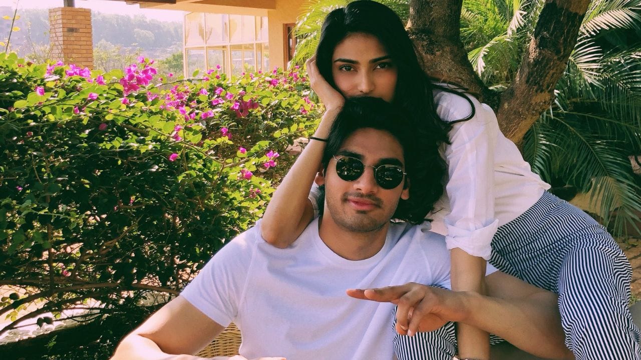 અહાન શેટ્ટીએ પોતાની અભિનય કારકિર્દીની શરૂઆત મિલન લુથરિયા દિગ્દર્શિત રોમેન્ટિક એક્શન ડ્રામા ફિલ્મ તડપ (2021) થી કરી હતી, જેમાં તારા સુતારિયા પણ જોવા મળી હતી, જે હિટ તેલુગુ એક્શન ફિલ્મ RX 100ની રીમેક હતી. આ માટે તેમણે 11 કિલો વજન વધાર્યું હતુ.તડપે બોક્સ ઓફિસ પર 34.86 કરોડની કમાણી કરી હતી.