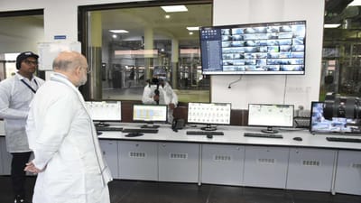 બનાસડેરીના વિકાસની વાત કરતા અમિત શાહે કહ્યું કે, સ્વર્ગીય ગલબાભાઈએ પશુપાલકોના હિતમાં વર્ષ 1986માં ફ્કત આઠ ગામની દૂધ મંડળીઓ થકી દૂધ મેળવવાની શરૂઆત કરી હતી તે સંસ્થા આજે 24 હજાર કરોડના ટર્નઓવર સુધી પહોંચી છે. જે યાત્રા ફક્ત 400 રૂપિયાથી શરૂ કરીને આજે 24 હજાર કરોડના વેપાર સુધી પહોંચી છે તેનો શ્રેય અહીંના પશુપાલકોને જાય છે.